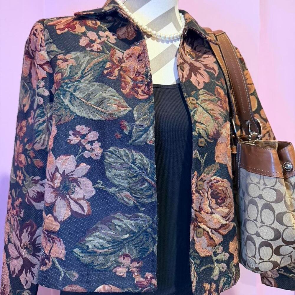 Floral tapestry jacket with a